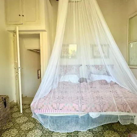 Feriehus Charming Stone House