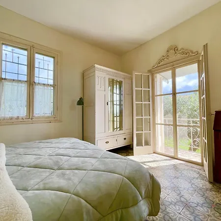 Charming Stone House *