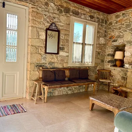 Charming Stone House Semesterbostad *