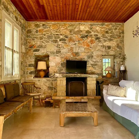 Charming Stone House Tatil Evi Ayos Nikolaos