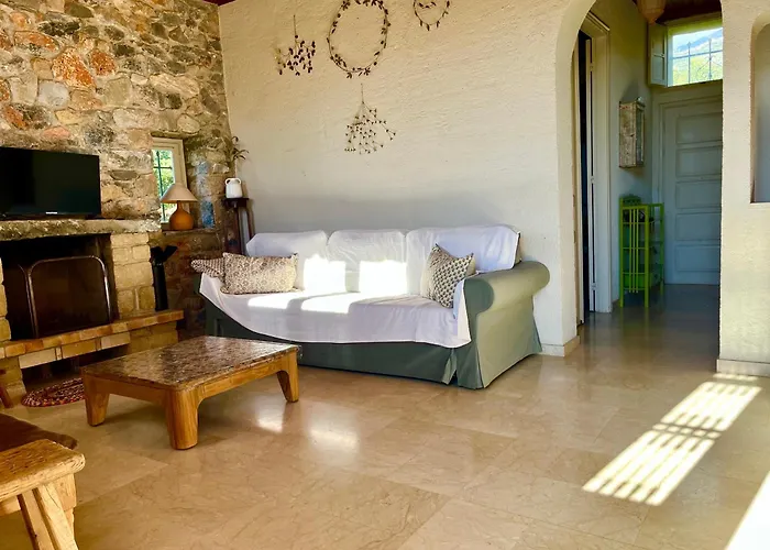 Charming Stone House Semesterbostad